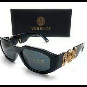 Versace sunglasses 🕶